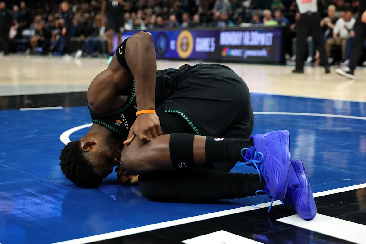 Donte DiVincenzo de los Timberwolves supuestamente diagnosticado con un desgarro en el tendón de Aquiles, Anthony Edwards se somete a pruebas de rodilla