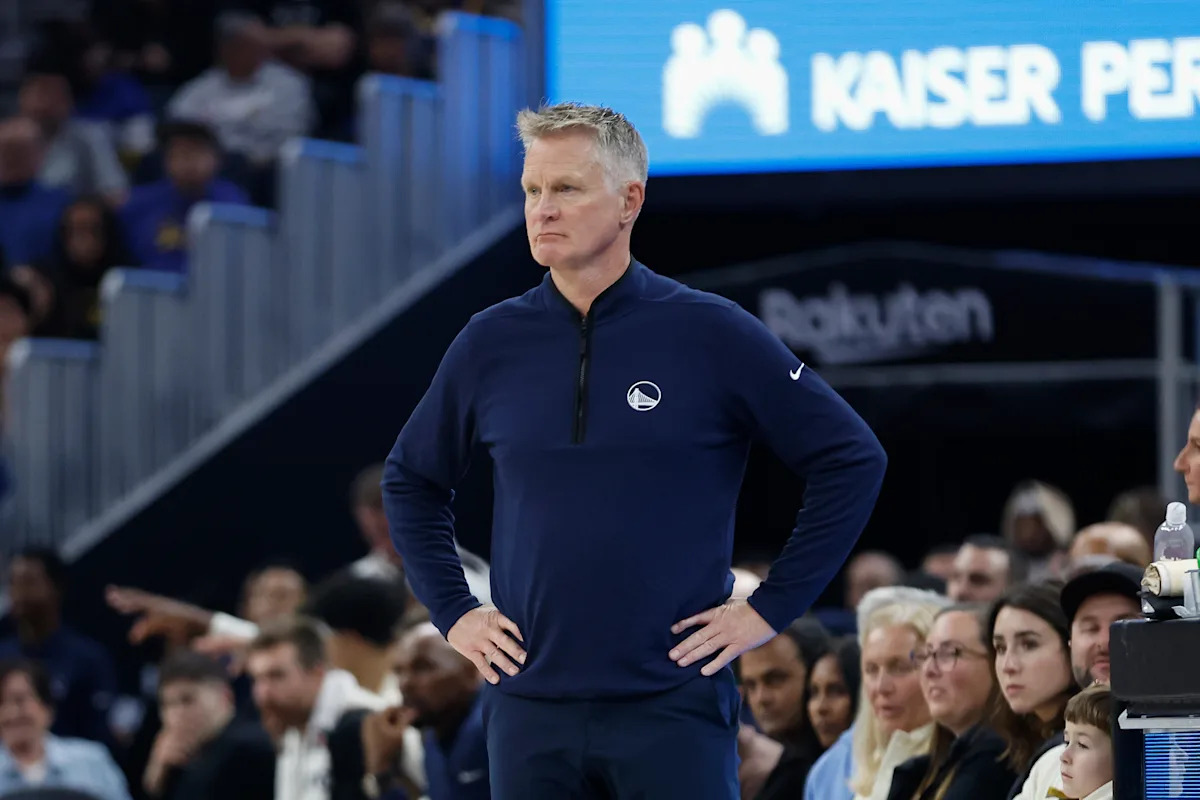 El entrenador de los Warriors, Steve Kerr, aboga nuevamente por el control de armas después del último tiroteo masivo, esta vez en la Universidad de Brown.