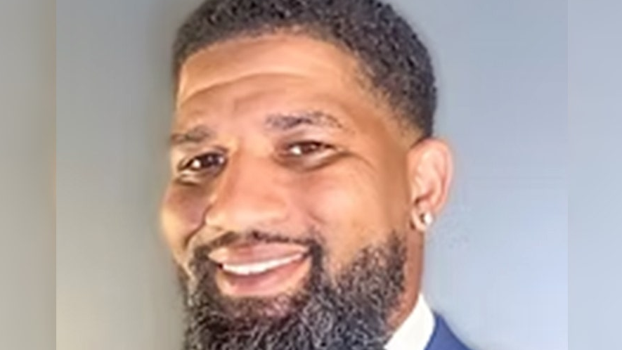 Muere Quinton Dixon, entrenador universitario acusado de ‘grooming’