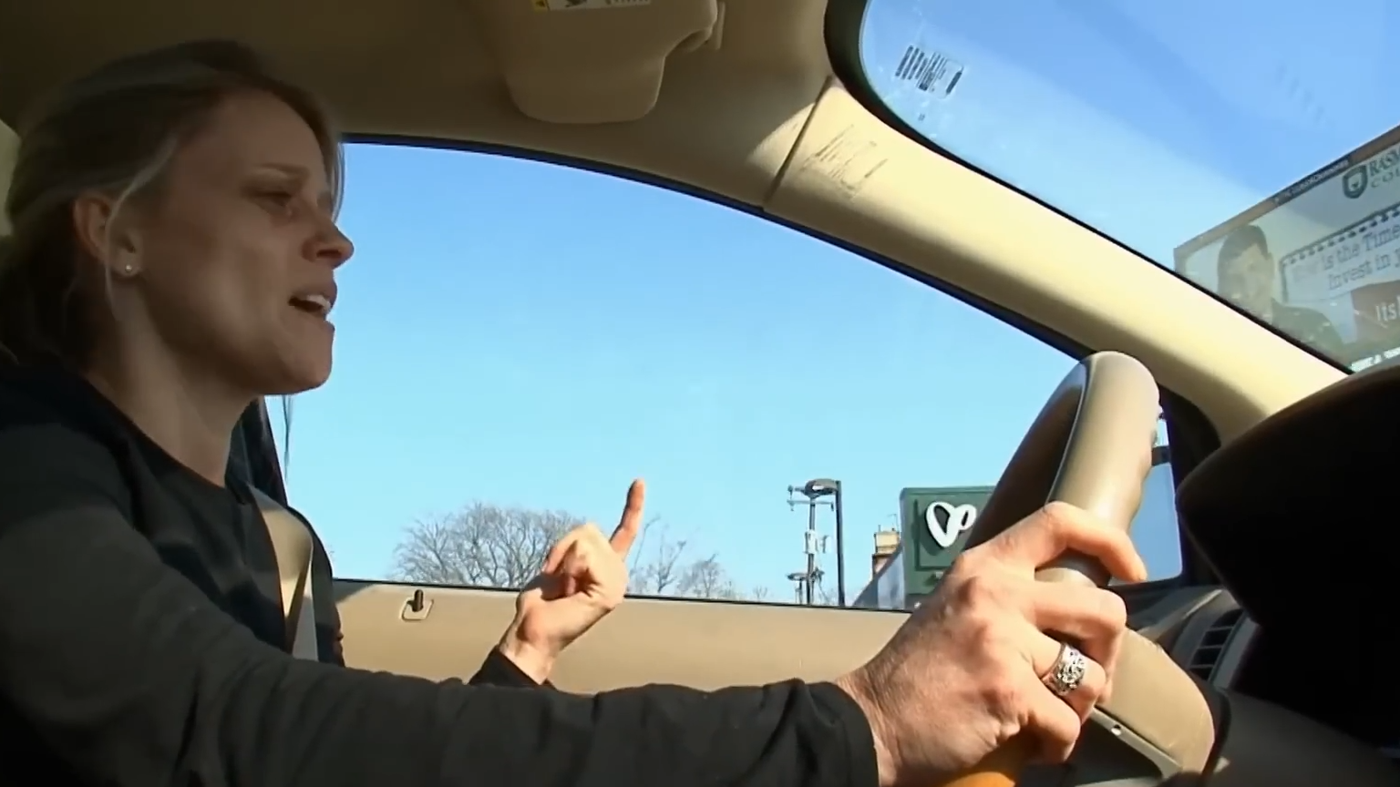 La disculpa de Nicole Curtis incluye una larga ‘explicación’ por el uso del insulto