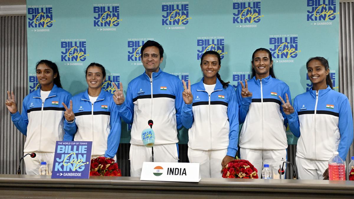 India, golpeada por las lesiones, busca recibir ayuda de los anfitriones para llegar a los play-offs de la Copa Billie Jean King