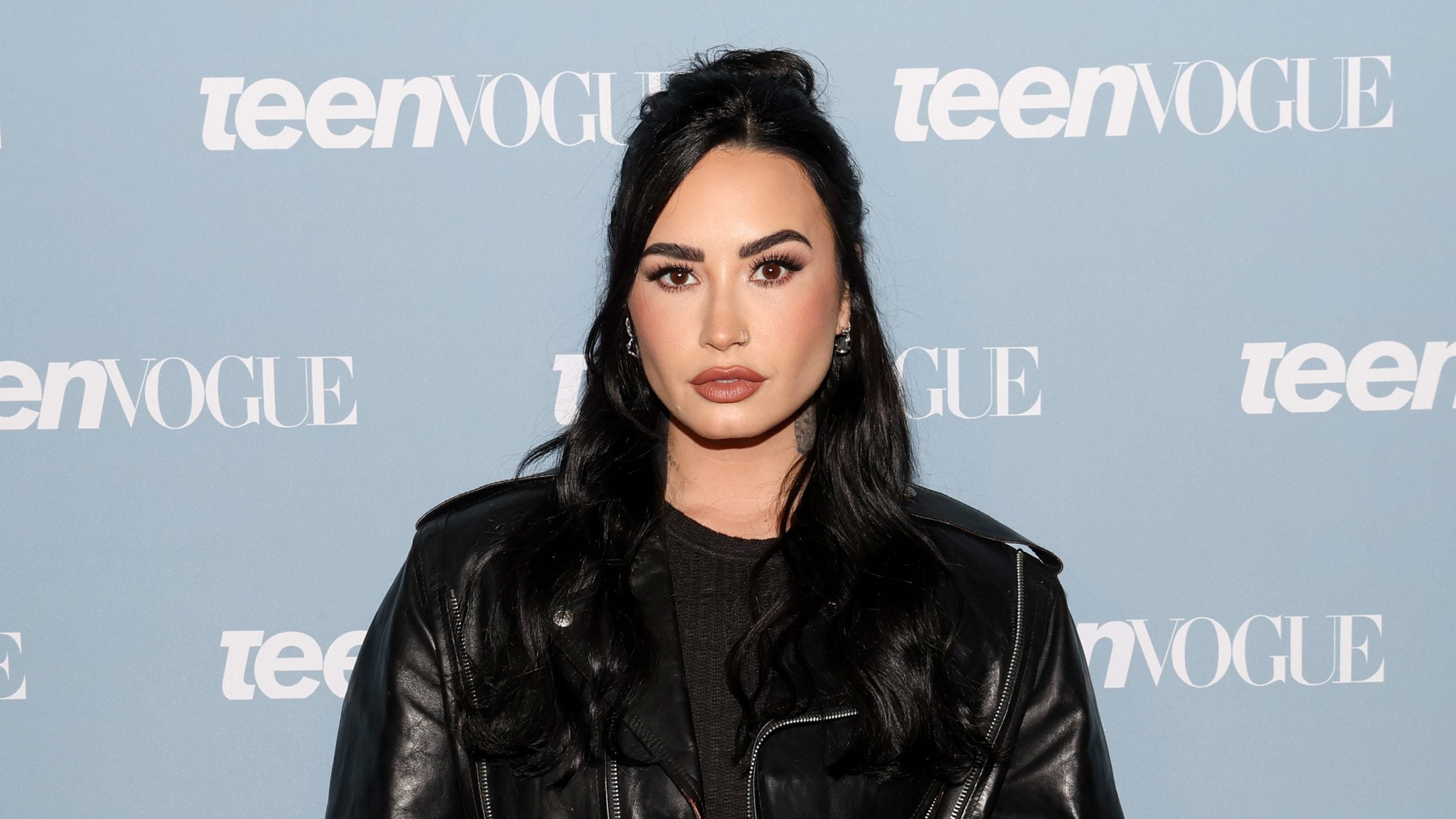 Demi Lovato alarma a sus fans con un aterrador vídeo “temblor”