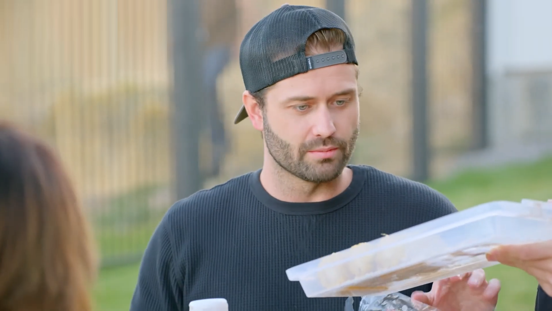 Dakota Mortensen NO vuelve a ‘SLOMW’ cuando lo hace Taylor