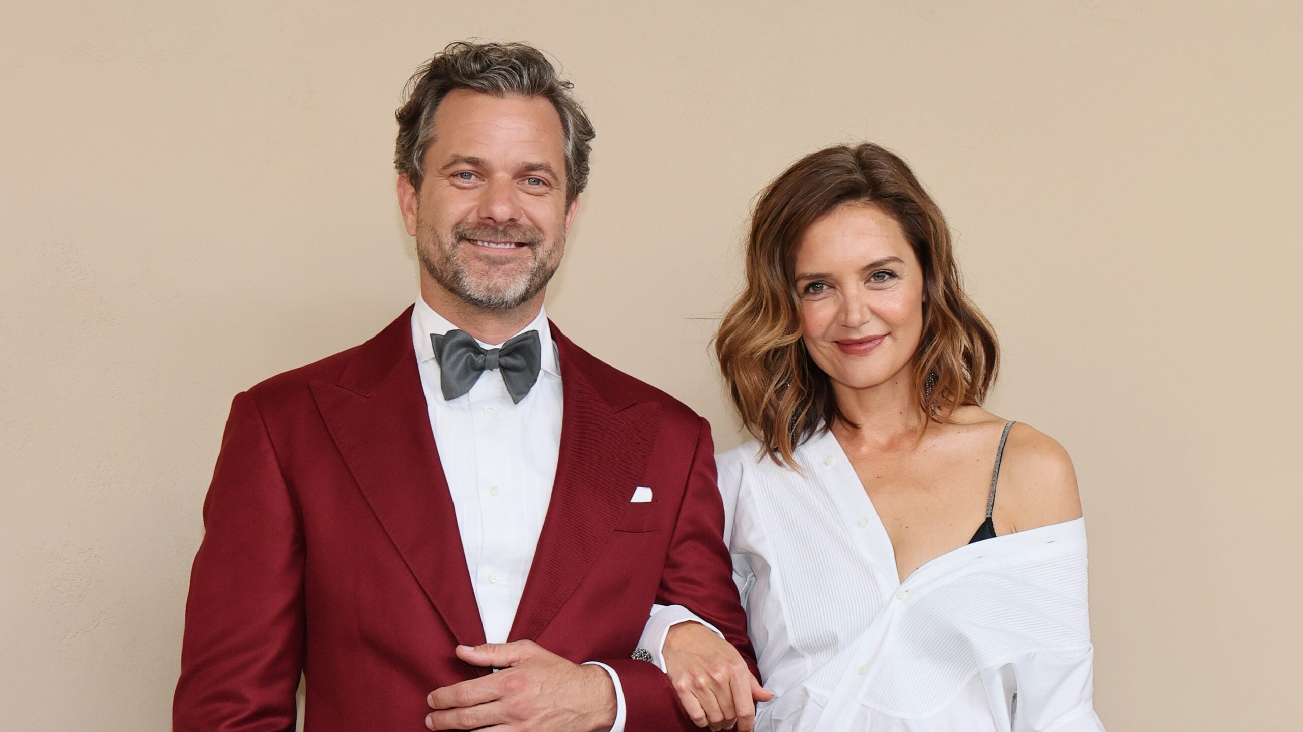 Katie Holmes insinúa romance con Joshua Jackson y nos deleita a todos