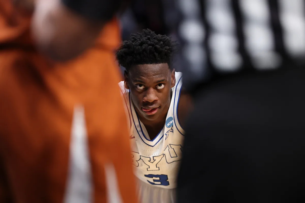 El primero, ¿y único? de AJ Dybantsa de BYU. – El viaje al torneo de la NCAA termina con una sorpresiva derrota en la primera ronda ante Texas