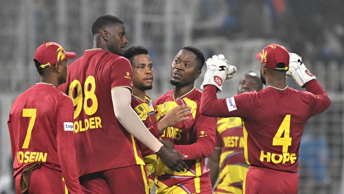 Las Indias Occidentales y Zimbabwe no pueden regresar de la India después de la salida de la Copa del Mundo T20 debido al cierre del espacio aéreo en Medio Oriente