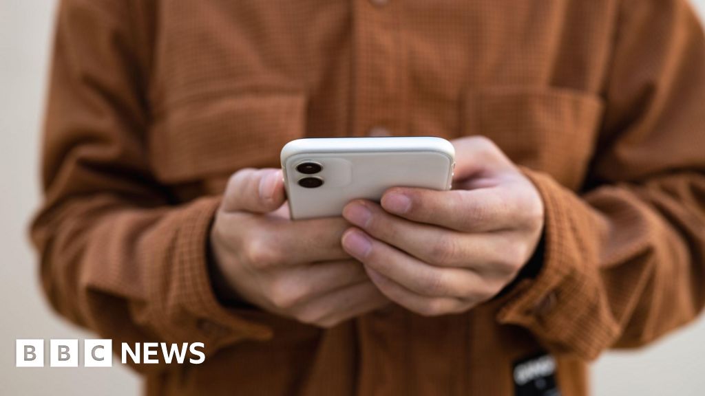 Ofcom ha multado a las empresas de pornografía con más de 1,35 millones de libras esterlinas por no superar los controles de edad