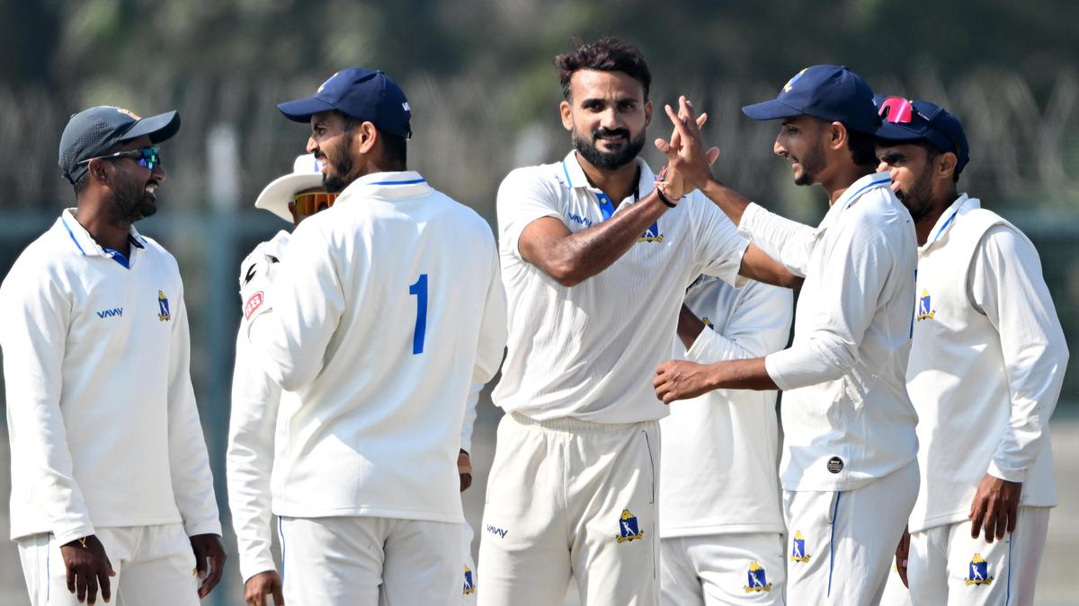 Trofeo Ranji 2025/26: Akash Deep y Shahbaz atraviesan Haryana y dan a Bengala la ventaja tras el segundo día