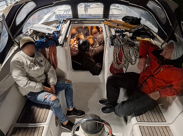 Los ministros “hacen la vista gorda” ante las bandas de yates de narcotraficantes y migrantes