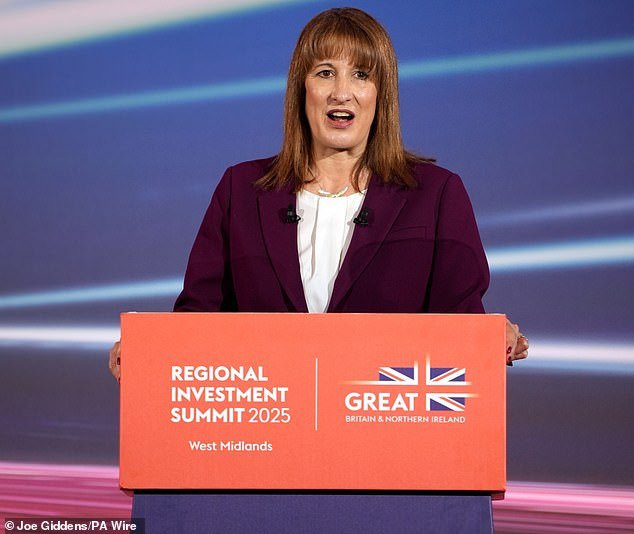 103333985-15229343-Writing_for_the_Daily_Mail_City_grandee_and_philanthropist_Ken_C-m-65_1761522940249.jpg