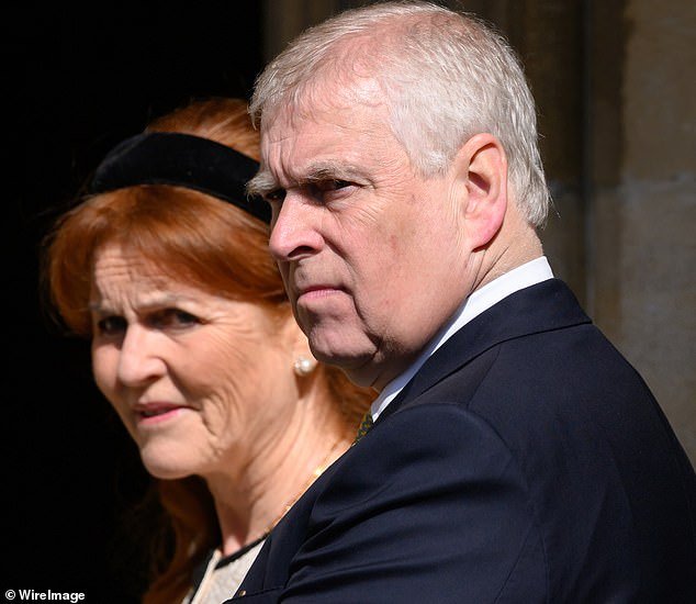 103359467-15232547-Sarah_Ferguson_and_ex_husband_Prince_Andrew_at_the_Easter_Sunday-m-33_1761602596622.jpg