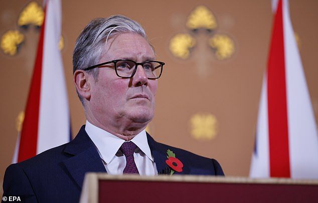 El asediado Gabinete lanzó un intento de “detener las calles” con aliados para luchar por el liderazgo después de que Starmer entrara en pánico, pero el secretario de Salud número 10 fue culpado de “autodestrucción” quince días antes del crucial presupuesto.