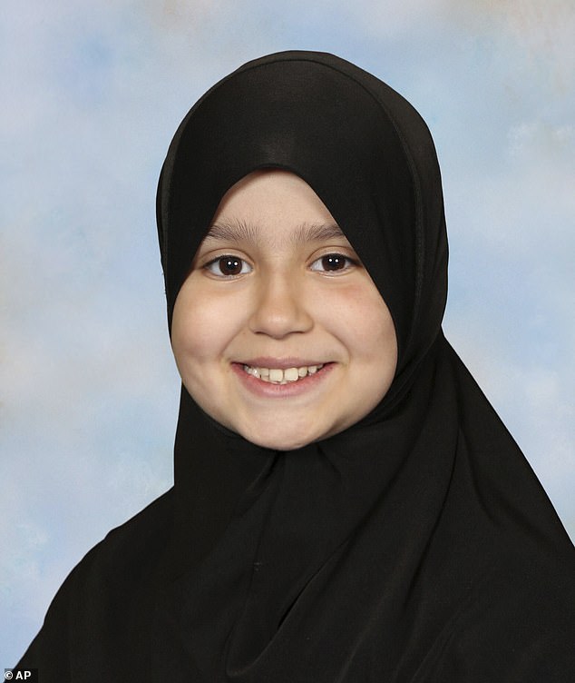 Una revisión condenatoria ha revelado que Sarah Sharif fue torturada hasta la muerte por su padre después de que las autoridades perdieron oportunidades de salvar a la niña de diez años.