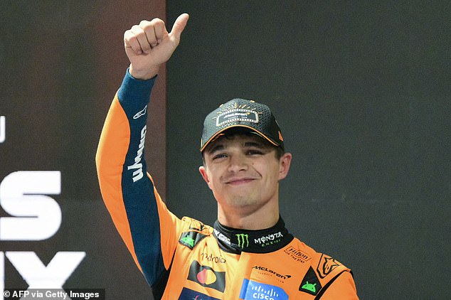 Lando Norris logra la pole en el Gran Premio de Las Vegas mientras Lewis Hamilton sufre humillaciones en la Ciudad del Pecado