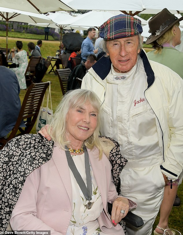 El ícono de la Fórmula 1, Sir Jackie Stewart, habla sobre la desgarradora batalla de su esposa contra la demencia, que incluye episodios “brutales” hacia sus enfermeras.