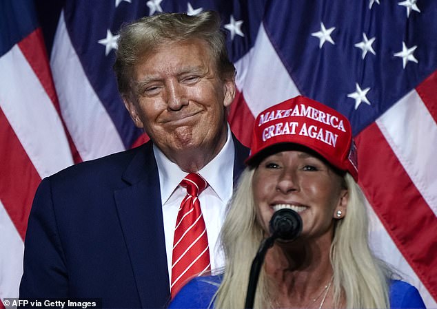 Trump ahora quiere que Marjorie Taylor Green regrese a la política mientras su relación de amor y odio da un nuevo giro