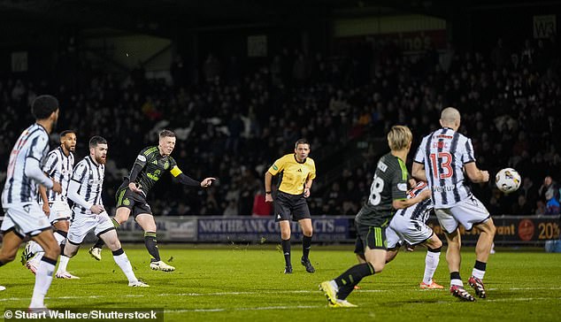 ST MIRREN 0 CELTIC 1: Captain Marvel McGregor tiene la última palabra en Paisley