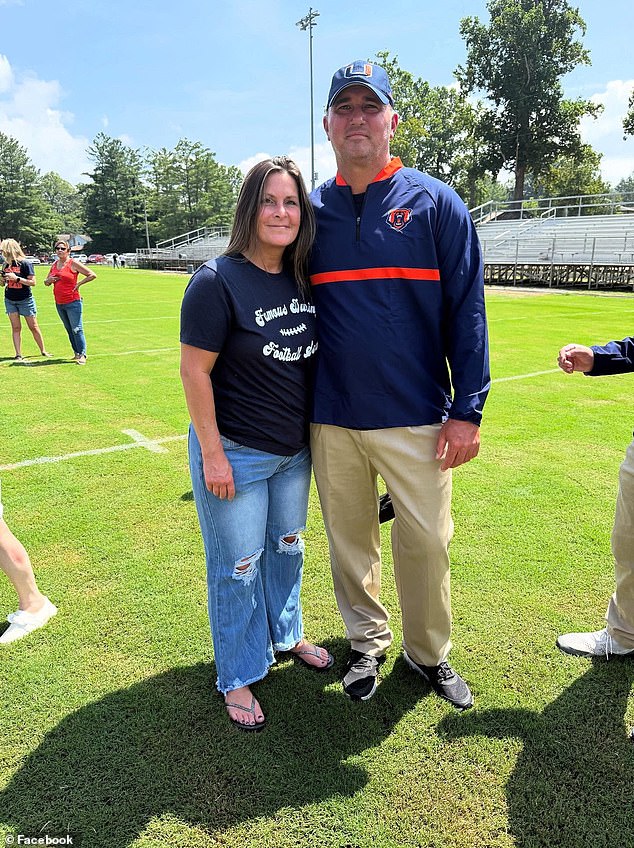 104132009-15325719-Leslie_Caudill_Turner_with_husband_Travis_who_police_want_in_rel-a-1_1764092546389.jpg