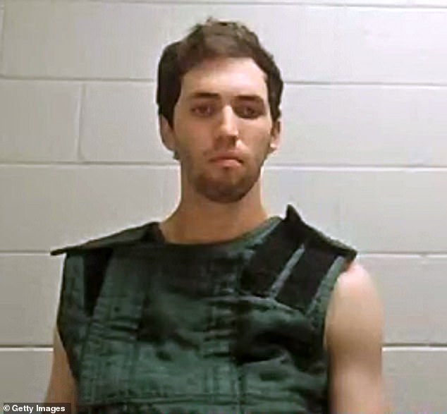 Furias, ‘matones’ y ‘momias musculosas’: lo que realmente sucede en los chats porno que han roto el cerebro de los adolescentes e incluso han llevado a algunos a matar. Informe especial de CLARE FOGES