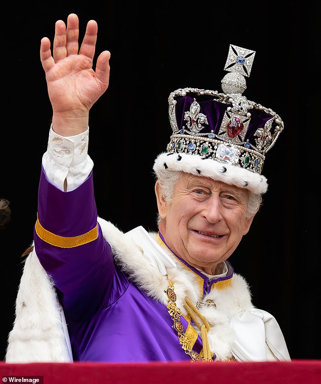 La BBC ataca a King por los impuestos: el ‘ultrarico’ Charles debería pagar más, dice el veterano David Dimbleby