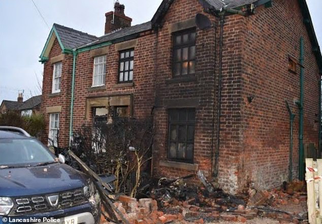 Una pareja ha demandado a un rico hombre de negocios por estrellar su superdeportivo McLaren contra su casa en busca de “emociones baratas”.