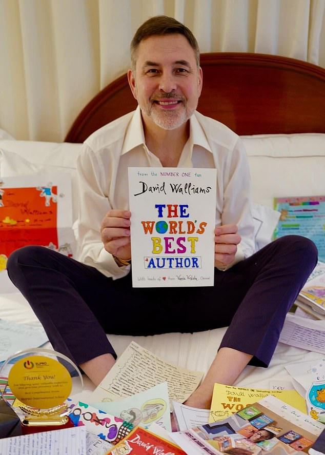 En un documental de 2007, David Walliams afirmó que “ni una sola persona se quejó” del juego en el que bajaba los pantalones a los hombres en el escenario, a pesar de leer una carta a la cámara de una víctima de abuso que cometió el crimen.