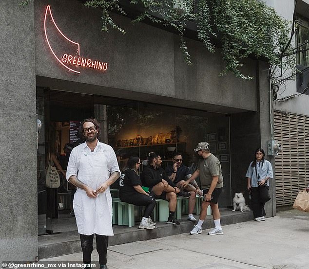 104957927-15406059-Chef_Richard_Hart_s_offhand_insult_about_white_ugly_rolls_has_se-a-38_1766451979193.jpg