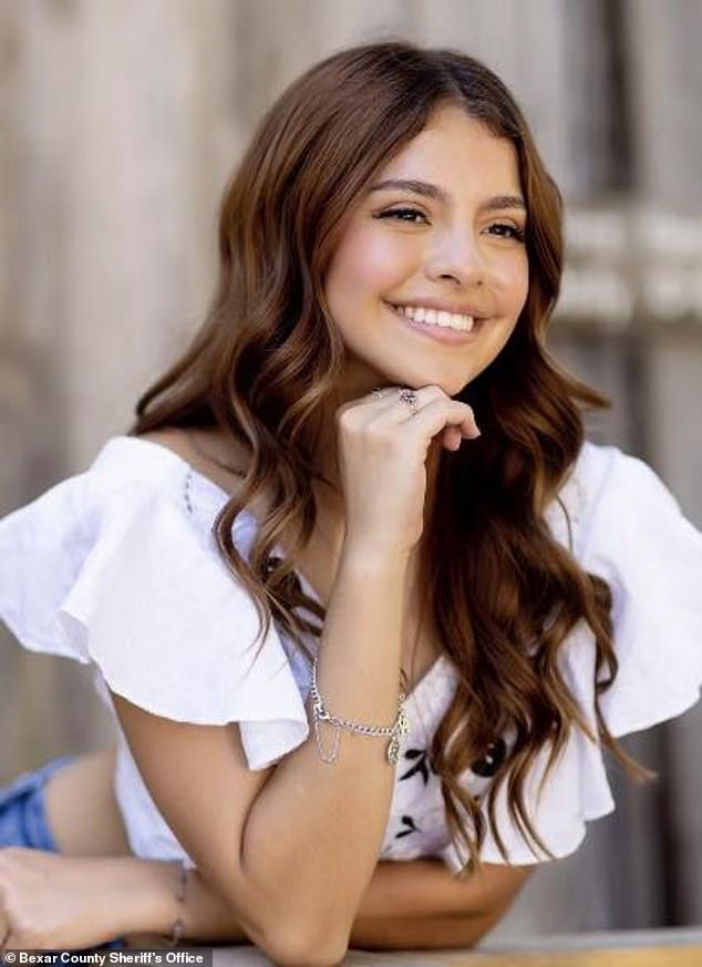 Su mejor amiga relata su última conversación con una adolescente de Texas que desapareció en Nochebuena, la familia ruega por su regreso sano y salvo y la búsqueda continúa