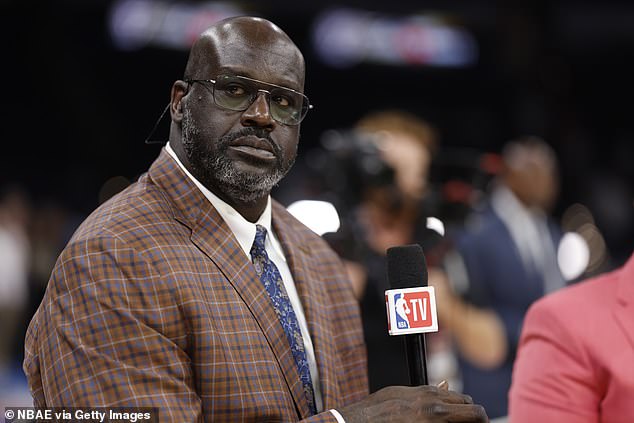 Shaquille O’Neal destruye el set de ‘Inside the NBA’ después de estrellarse contra la pared durante una extraña persecución el día de Navidad