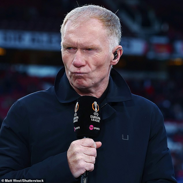 Paul Scholes nombra al peor fichaje de la historia del Manchester United, afirmando que fue “poco profesional” y que ni siquiera podía patear un balón.