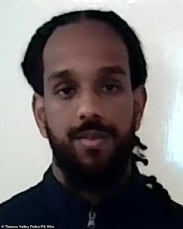 Comienza la persecución del recluso de 27 años que escapó de una prisión al aire libre el día de Navidad: el secretario de Justicia, David Lammy, se enfrenta a la presión por el aumento de las liberaciones injustificadas de presos