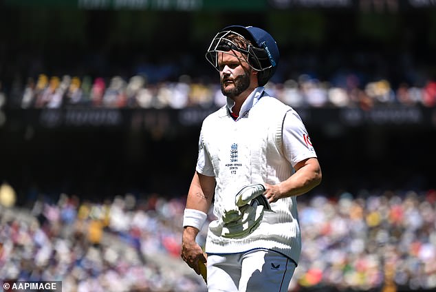 Travis Head revela que se puso en contacto con Ben Duckett después de que el bateador de Inglaterra enfrentara una reacción violenta por un video “borracho” en las redes sociales.