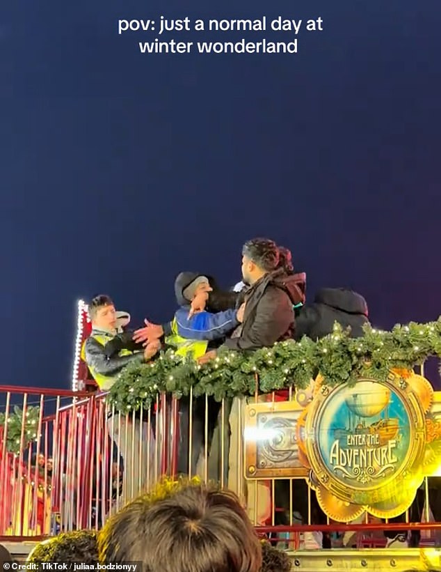 Caos del Boxing Day en el país de las maravillas invernal: los trabajadores del recinto ferial se enfrentan entre sí mientras los juerguistas pelean