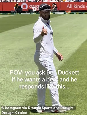 Mira la descarada reacción de Ben Duckett cuando un fan le pregunta si quiere una cerveza después de su controversia sobre Ashes borracho