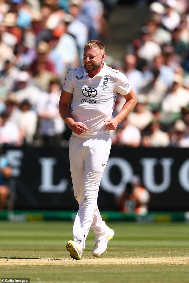 Un duro golpe para Inglaterra, ya que la lesión de Gus Atkinson lo descarta del Sydney Ashes Test