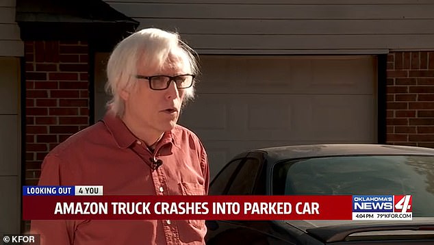 El impactante momento en que un desalmado conductor de Amazon embistió un automóvil antes de huir y dejó a los propietarios luchando por el pago