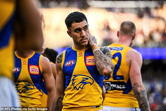 El delantero de los West Coast Eagles supuestamente estuvo involucrado en una pelea nocturna que dejó a uno de los hombres con la “mandíbula rota”.