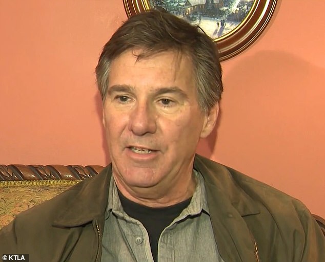 Propietario enojado de Los Ángeles en el infierno después de que los funcionarios de California le prohibieron sacar un enorme oso pardo de su casa.