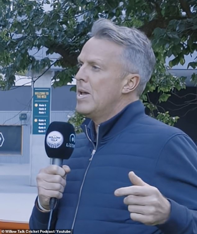 El campeón de cricket de Inglaterra Graeme Swann critica a un hombre por filmar a Ben Duckett borracho en Noosa