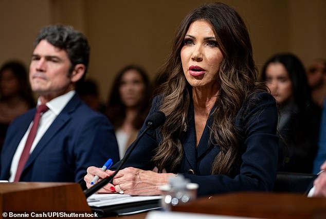 El equipo de demolición de ‘emergencia’ de Trump tiene como objetivo demoler una docena más de edificios en DC mientras el ala este está en ruinas