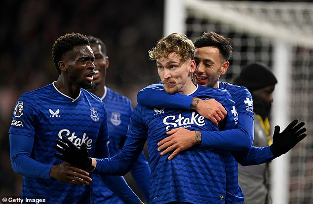 Nottingham Forest 0-2 Everton: los hombres de David Moyes ingresan a la competencia europea mientras James Garner persigue a su antiguo club y Thierno Barry anota su segundo gol para los Toffees en un acuerdo de £ 27 millones