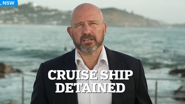 Coral Adventure detenida tras quedar varada en un arrecife de coral en Papua Nueva Guinea, apenas unas semanas después de que un pasajero anciano muriera tras ser abandonado en la isla Lizard