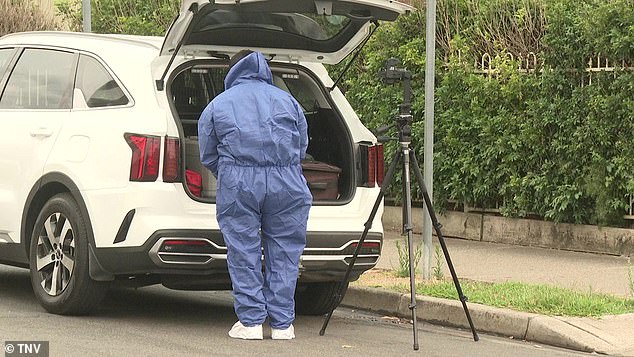 El descubrimiento del cuerpo de una mujer en una unidad de Sydney ha provocado una aterradora investigación policial.