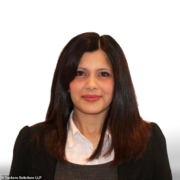 Un abogado que supuestamente trabajó 28 horas al día para obtener una bonificación de 70.000 libras esterlinas fue despedido