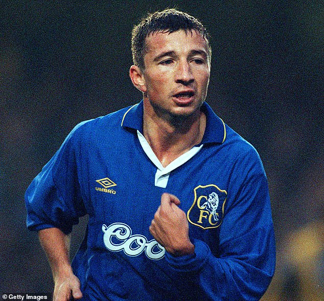 El ícono del Chelsea, de 57 años, ha sido diagnosticado con cáncer y está recibiendo quimioterapia después de perder cinco kilos.