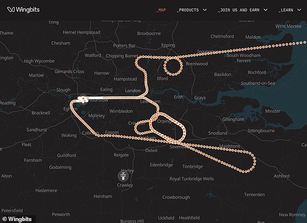 Un avión de Emirates Airlines en ruta de Heathrow a Dubai sufrió una avería en pleno vuelo en la víspera de Año Nuevo y se vio obligado a dar vueltas sobre Londres durante más de una hora antes de aterrizar.