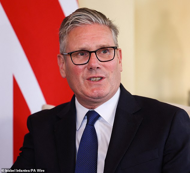 105205911-15431787-Sir_Keir_knows_that_the_left_of_his_party_has_always_admired_the-m-7_1767484462213.jpg