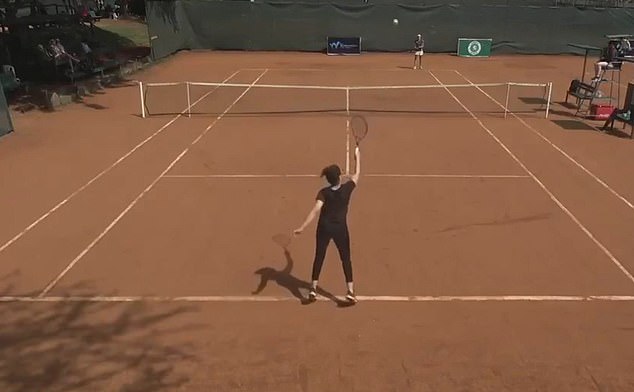 REVELADO: La verdad detrás de cómo el debut profesional del tenista egipcio se convirtió en el “peor en la historia del deporte”: continúa la búsqueda de la mujer misteriosa