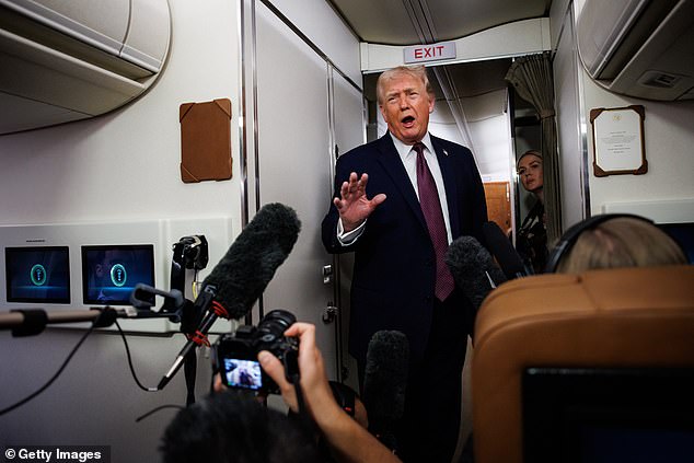 Minnesota demanda a la administración Trump, diciendo que las operaciones de ICE son una “invasión federal” después de que una mujer fuera asesinada a tiros