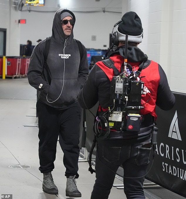 Aaron Rodgers ha cambiado drásticamente de opinión sobre su futuro en Pittsburgh antes del comodín, informa una fuente de la NFL.